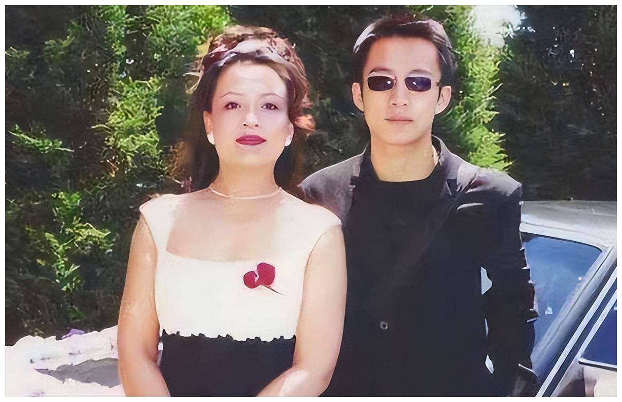韩媒曝妈妈让具俊晔离婚回韩，大S两次都嫁妈宝男，落寞收场！