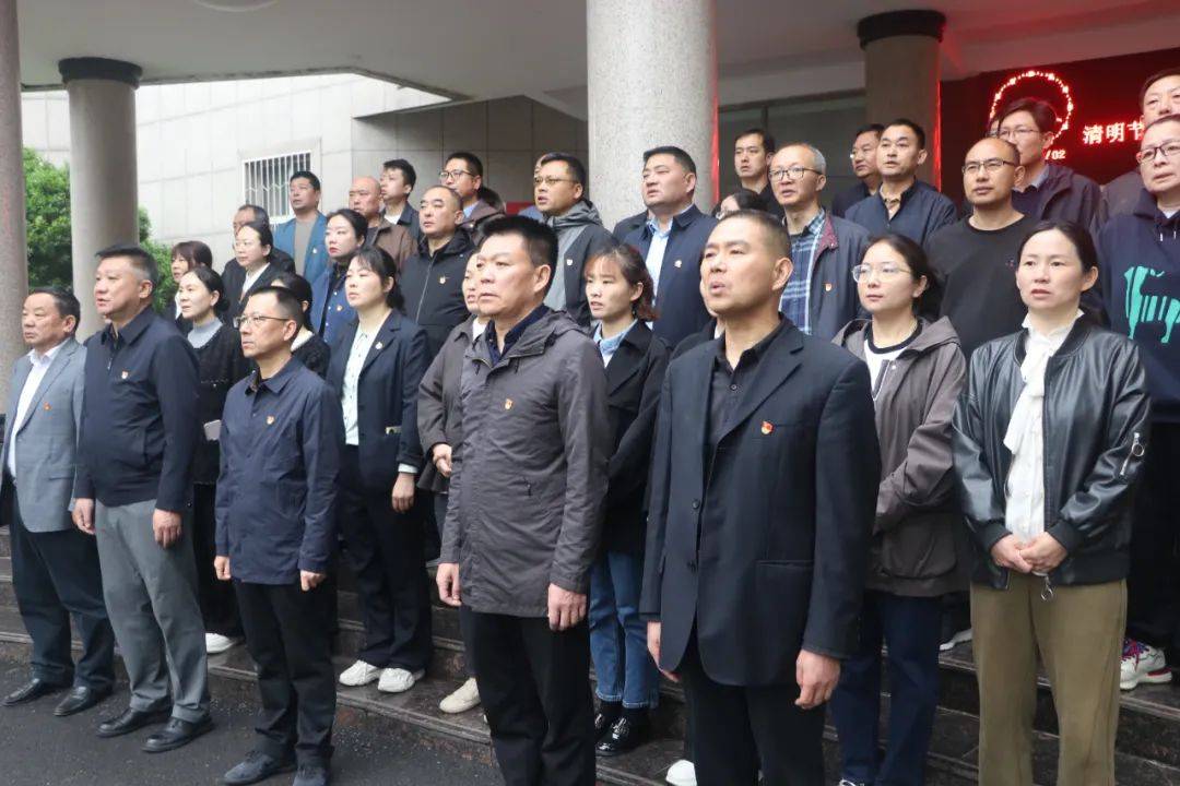济源交通事业发展中心举行“升国旗·颂党恩”缅怀先烈升旗活动