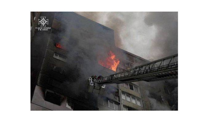 俄洲际导弹工厂爆炸，无人机攻击致俄原油加工量暴跌