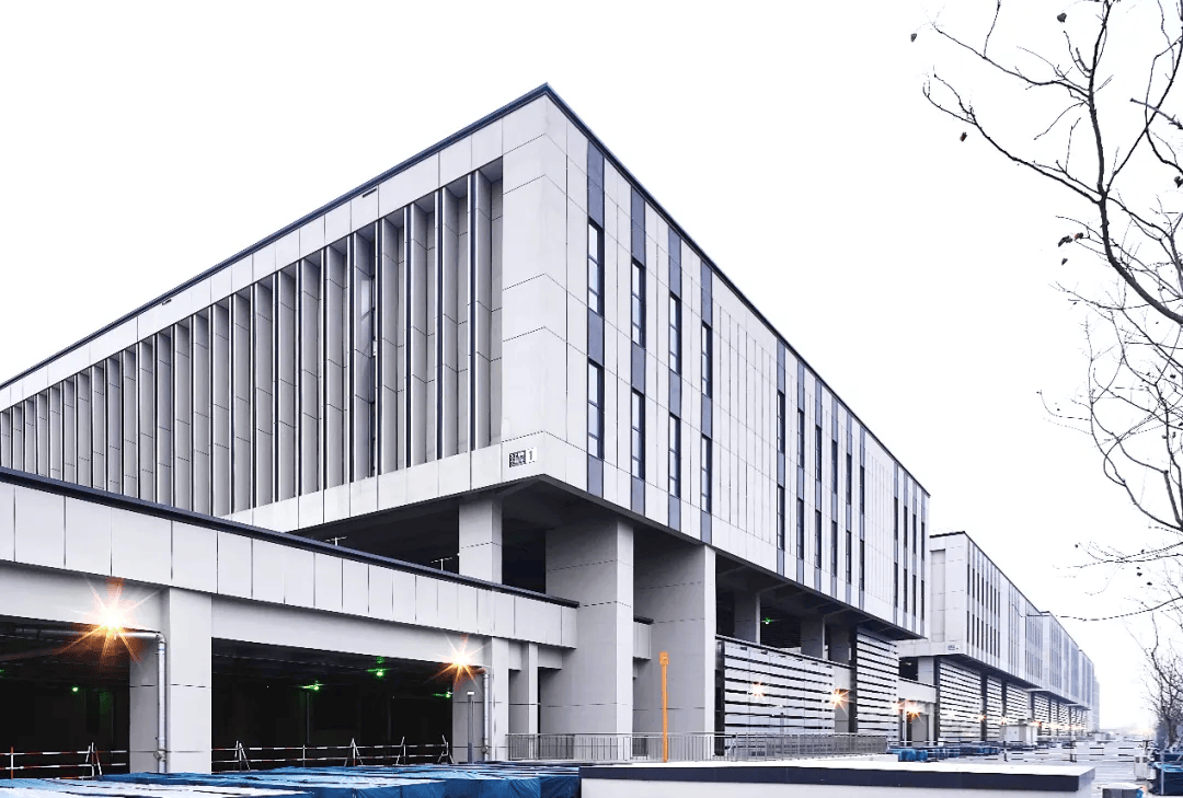 启动闭市！实探八里桥市场：商户仍在甩卖，花卉厅将搬至梨园这里……