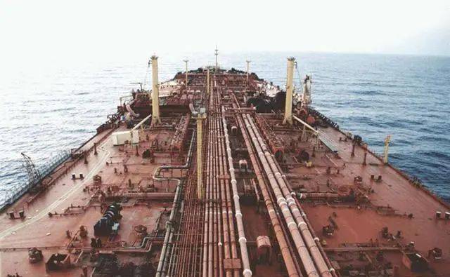 110万桶原油价值8000万美元，在海上漂了8年没人管，原因何在？