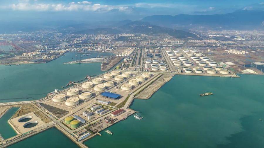 日照港第四座30万吨级原油码头，刷新船舶昼夜吞吐量纪录