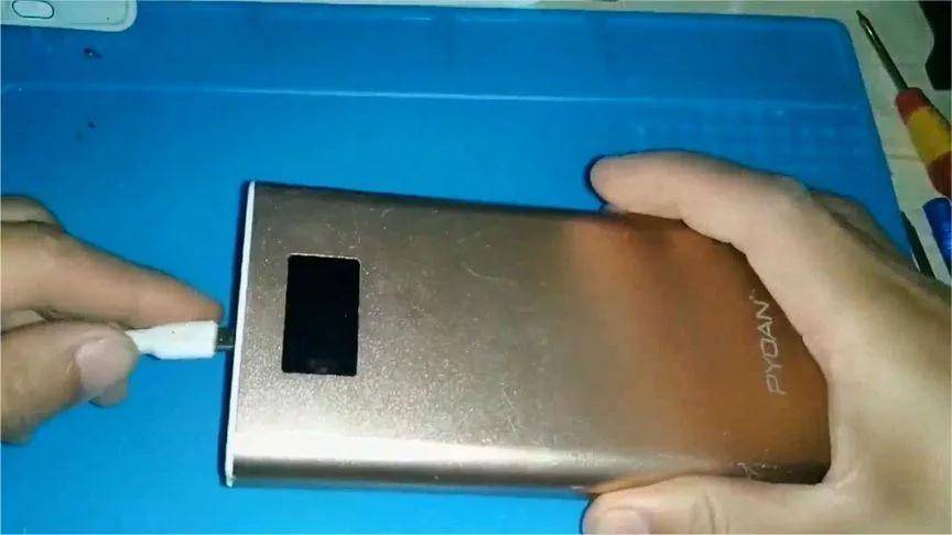 警惕充电宝变“充电爆”，充电宝在特定情况下可能引发爆炸！