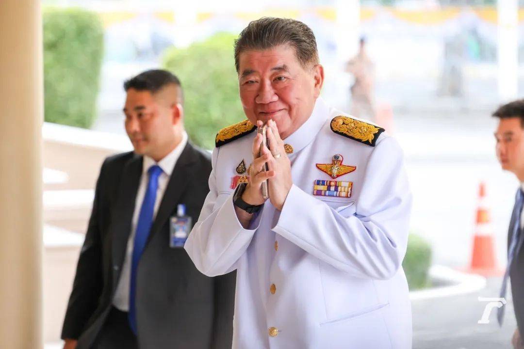 “地雷爆炸”引爆泰柬外交战！柬埔寨宣布对等反击：驱逐泰大使，降低外交关系级别